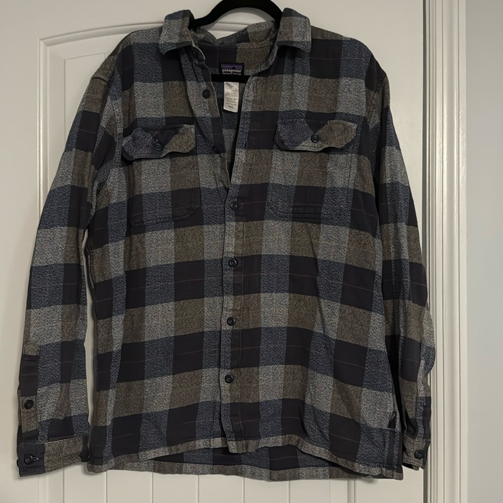 Men’s organic cotton Patagonia flannel size L
